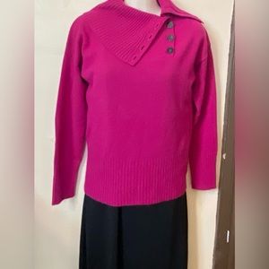 Anne Klein, Fuchsia Buttoned Collar Pull Over Sweater. (SP)